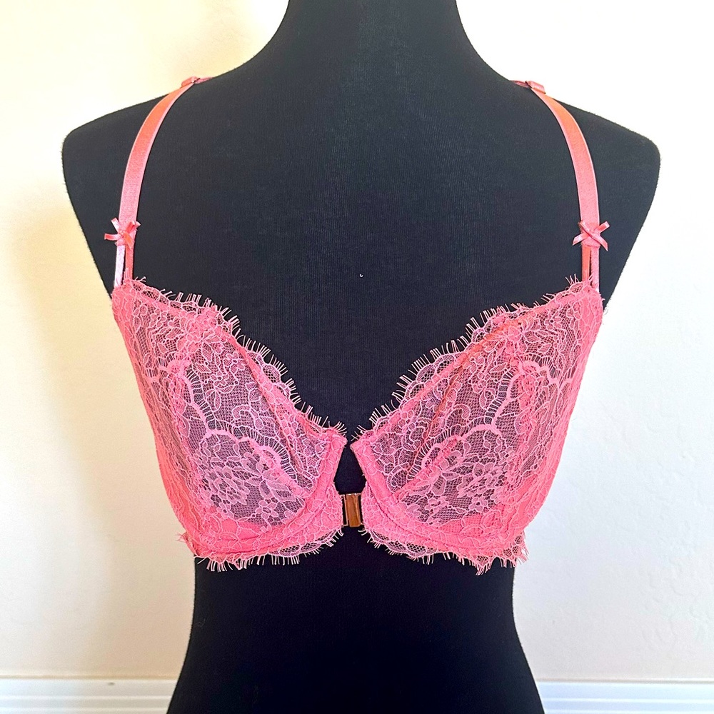 Victoria’s Secret Dream Angels Push-up without Padding lace bra